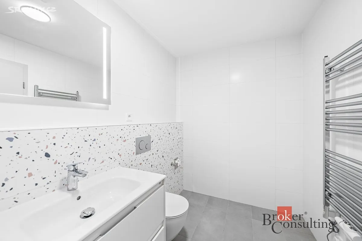 Pronájem bytu 1+kk 33 m² - Widok 6