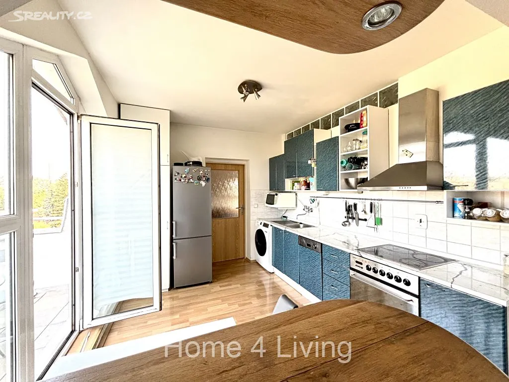 Pronájem bytu 2+kk 62 m² – pohled 2