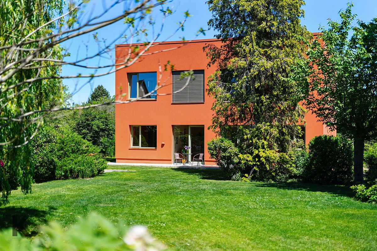 Prodej rodinného domu 209 m², pozemek 1473 m² – fotografie 2