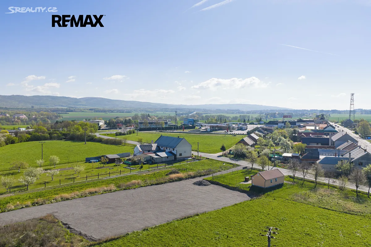Prodej komerčního pozemku 3714 m²
