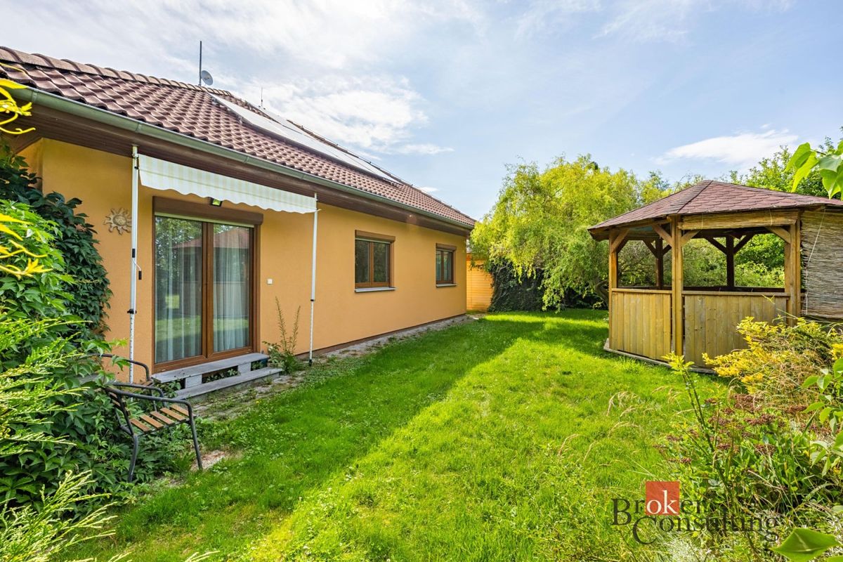 Prodej rodinného domu 91 m², pozemek 900 m² – fotografie 2