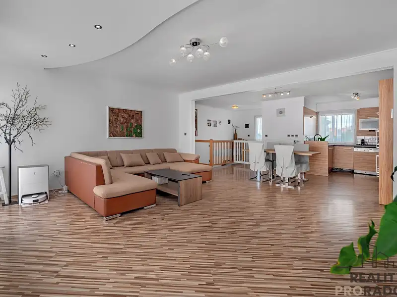 Prodej rodinného domu 200 m², pozemek 607 m², Šanov – náhled fotky 2