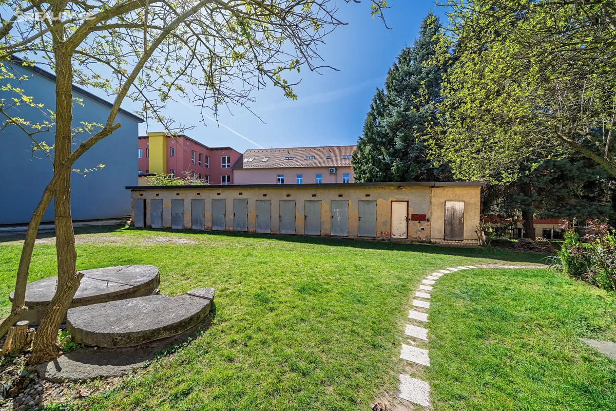 Prodej stavebního pozemku 951 m² – pohled 3