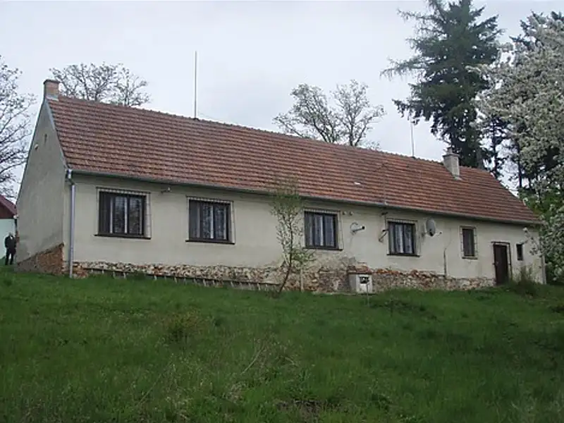 Prodej rodinného domu 176 m², pozemek 886 m², Kuničky – náhled fotky 1