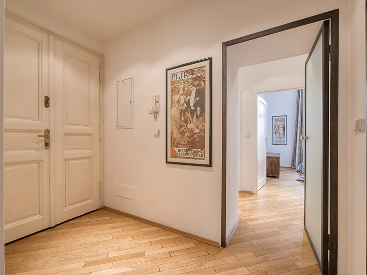 Pronájem bytu 3+kk, 81 m² (10 z 21)