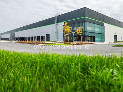 Pronájem skladového prostoru 4237 m²