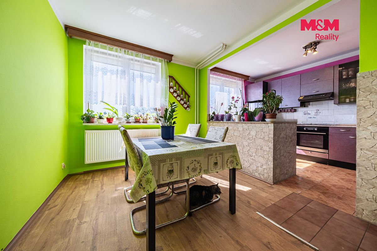 Prodej rodinného domu 214 m², pozemek 1876 m² – fotografie 2