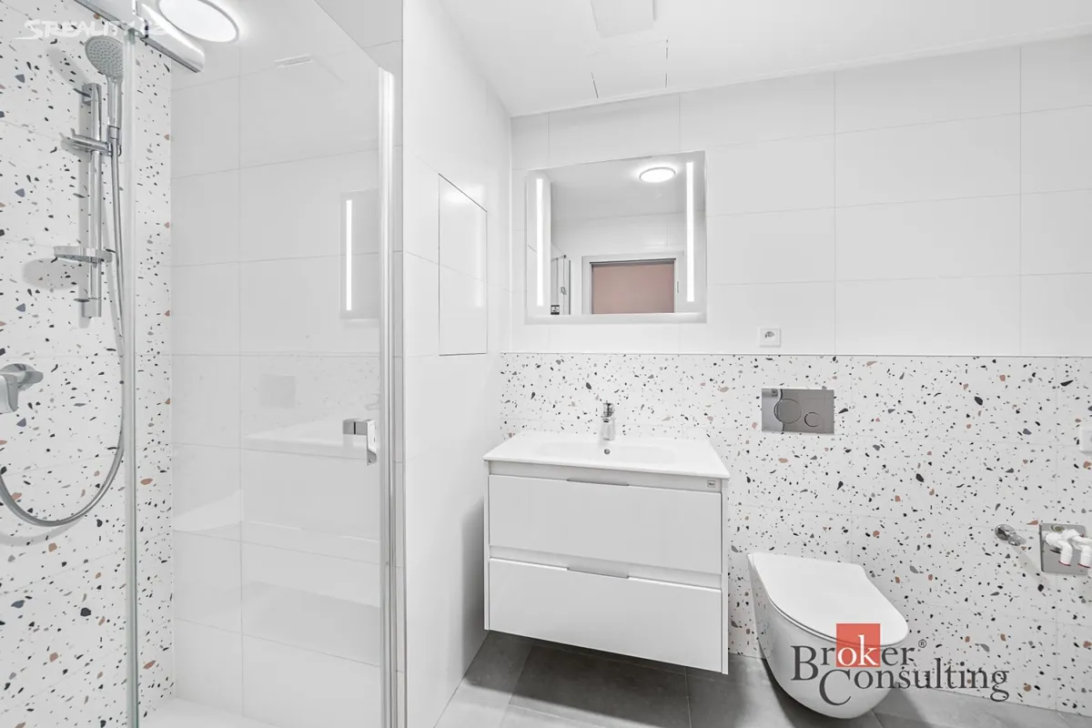 Pronájem bytu 1+kk 33 m² - Widok 5