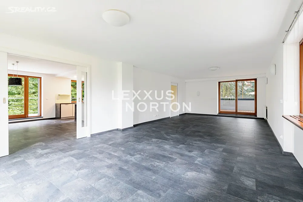 Pronájem rodinného domu 354 m², pozemek 850 m² - More