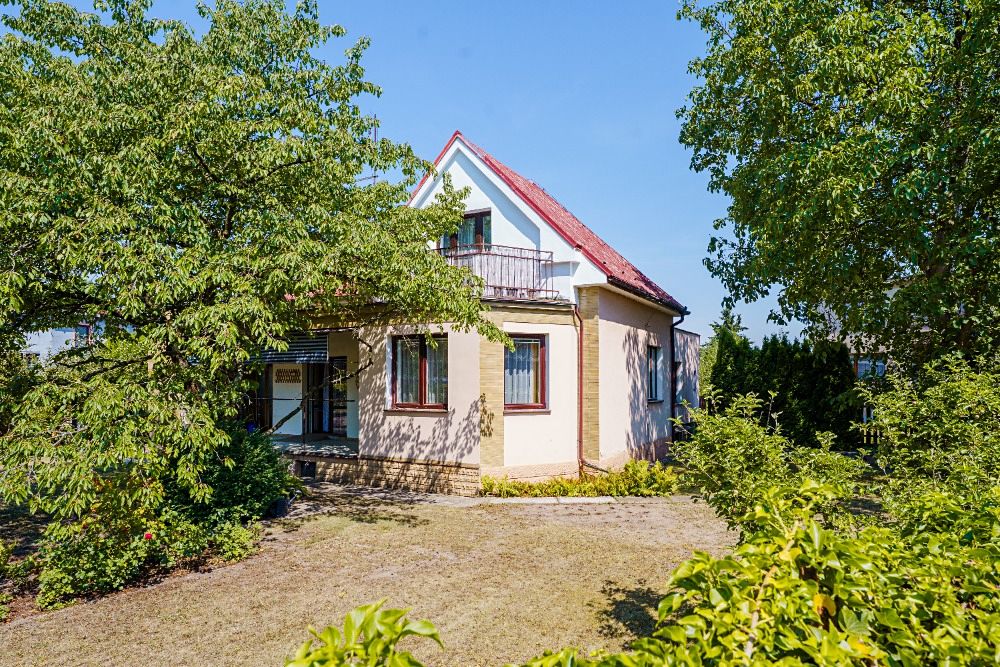 Prodej rodinného domu 173 m², pozemek 799 m² – fotografie 2