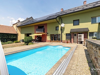 Prodej  rodinného domu 332 m², pozemek 3 716 m²