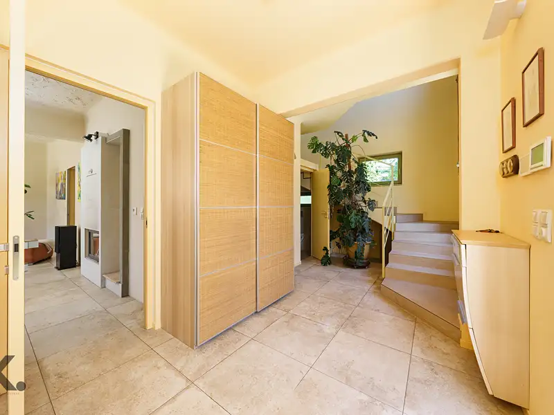 Prodej rodinného domu 209 m², pozemek 1473 m², Praha – náhled fotky 3