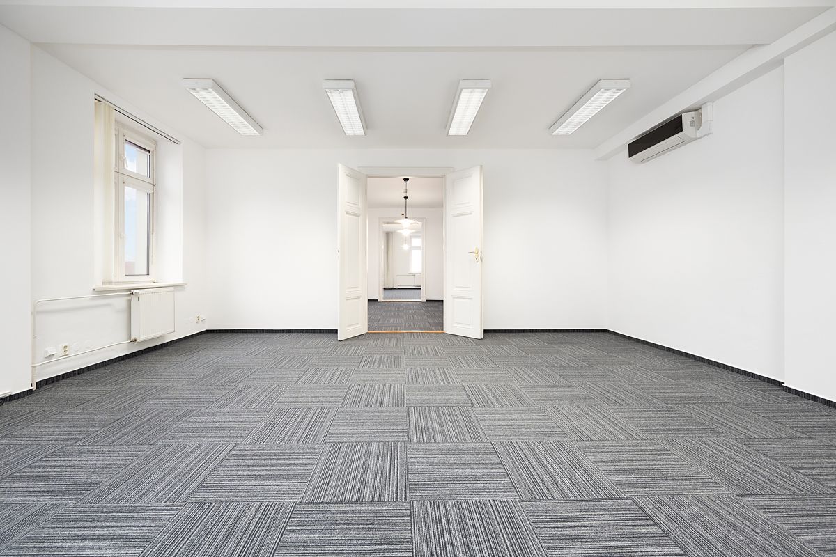 Pronájem kanceláře 210 m² – fotografie 5