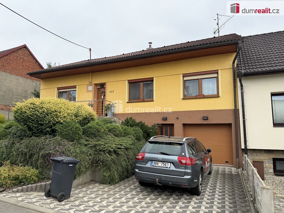 Prodej rodinného domu 128 m², pozemek 396 m² – fotografie 2