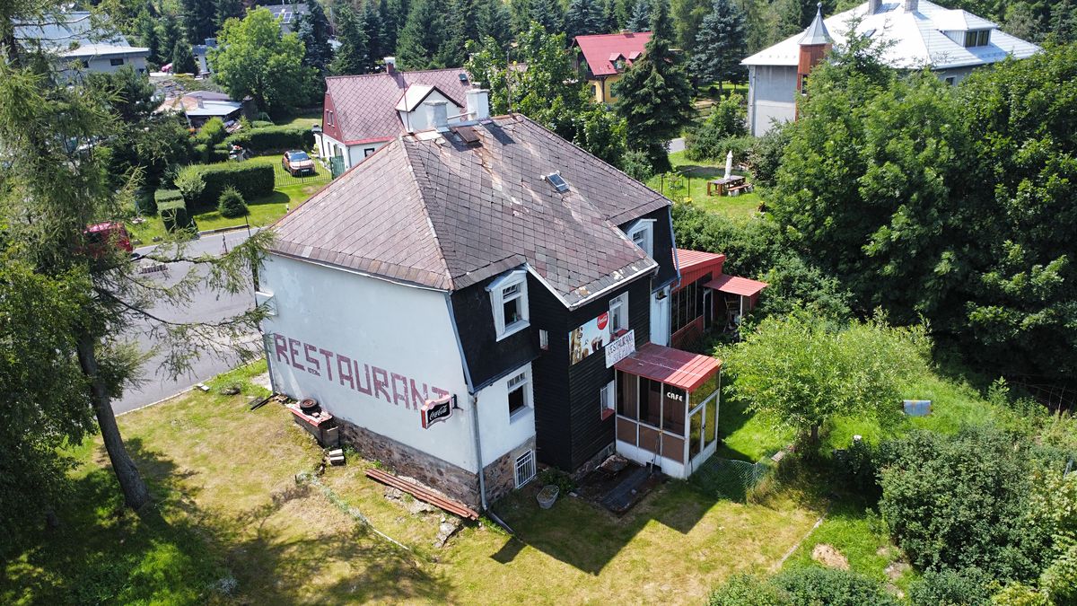 Prodej rodinného domu 302 m², pozemek 1071 m² – fotografie 5