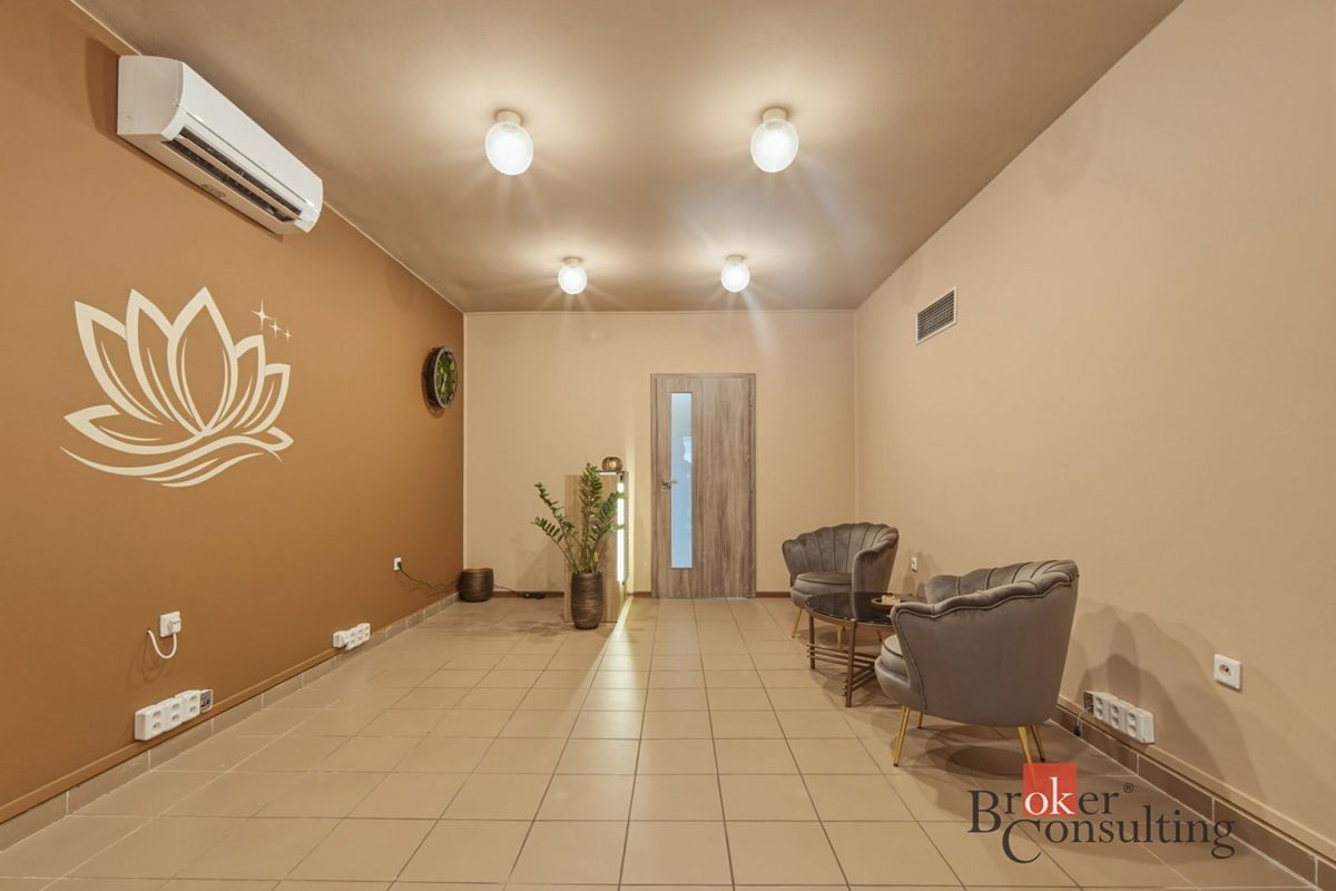 Pronájem obchodního prostoru 37 m² – fotografie 3