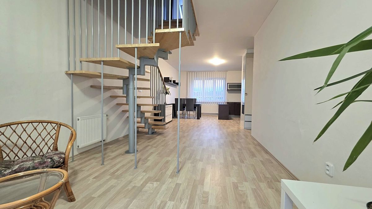 Pronájem bytu 3+kk 90 m²