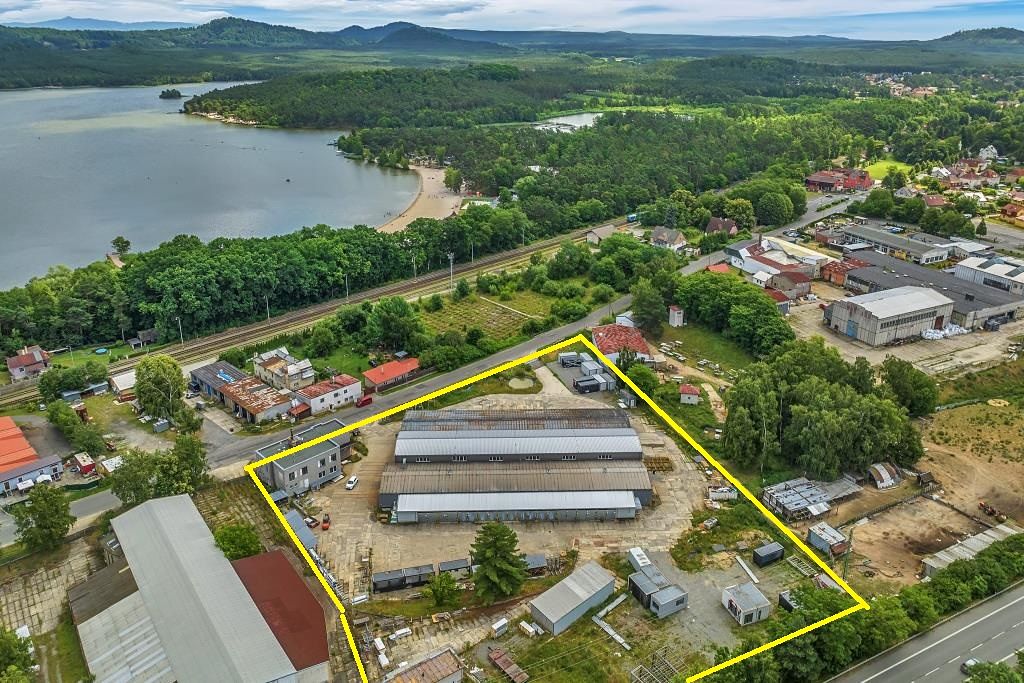Prodej výrobní haly, prostoru 2592 m²