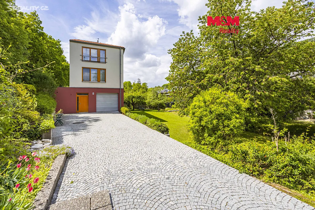 Prodej rodinného domu 230 m², pozemek 1453 m², Praha