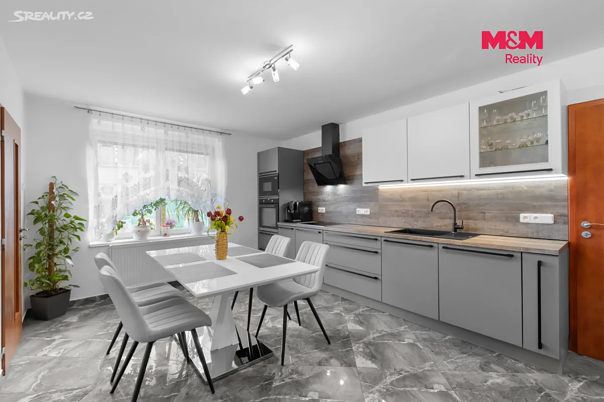 Prodej rodinného domu 111 m², pozemek 412 m² – pohled 2