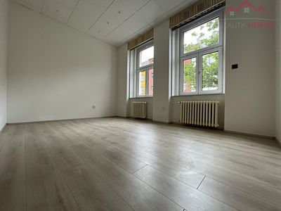 Pronájem bytu 1+kk 28 m²