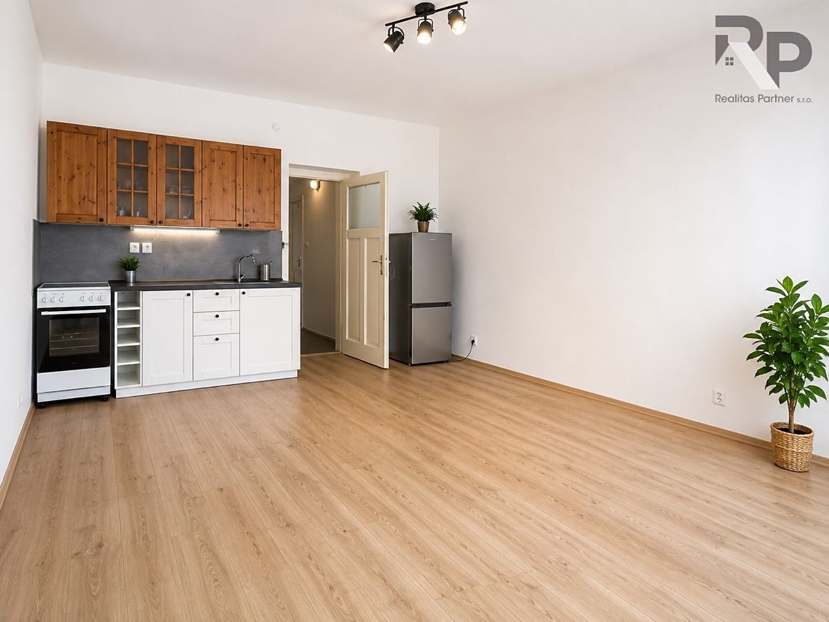 Pronájem bytu 1+kk 32 m²
