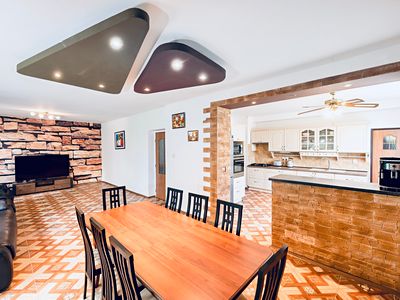 Prodej rodinného domu 254 m², pozemek 939 m²