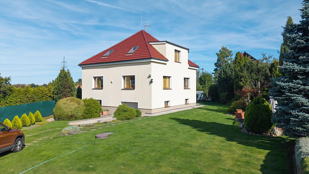 Prodej rodinného domu 202 m², pozemek 1348 m² – fotografie 4