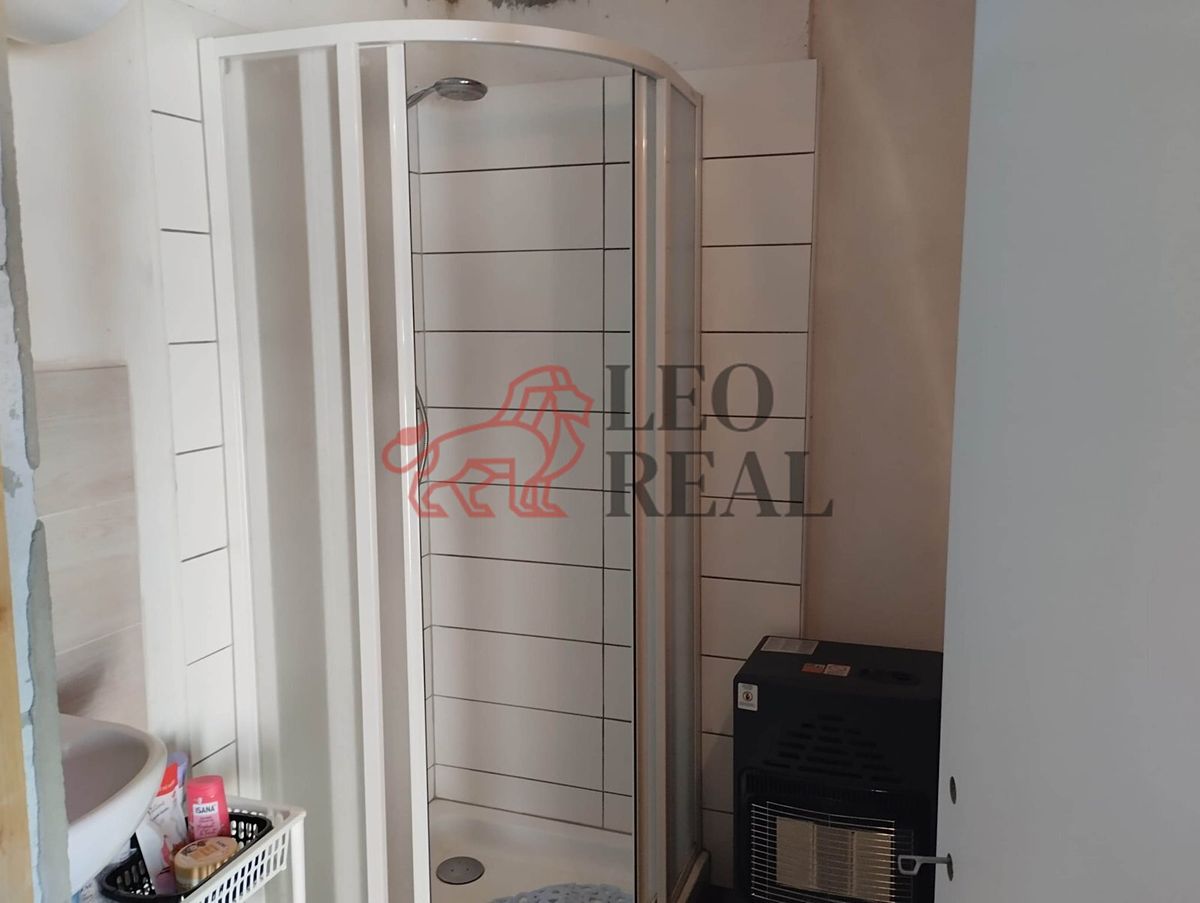 Prodej rodinného domu 42 m², pozemek 220 m² – fotografie 3