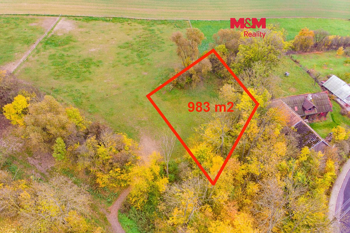 Prodej pole 983 m²