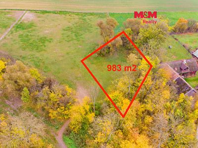 Prodej pole 983 m²