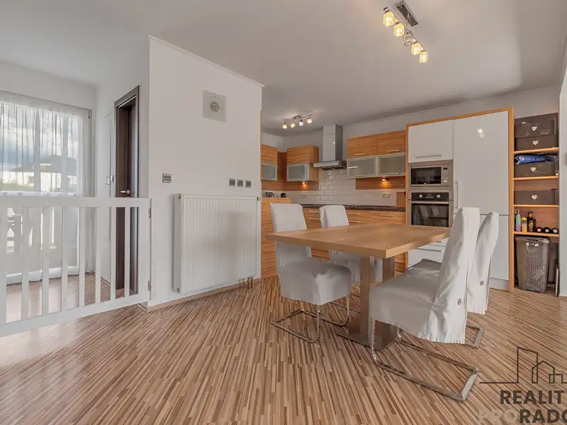 Prodej rodinného domu 200 m², pozemek 607 m², Šanov – náhled fotky 3