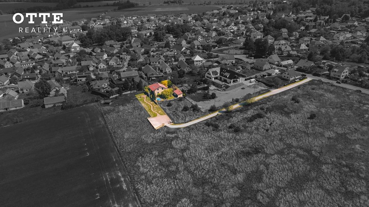 Prodej rodinného domu 248 m², pozemek 784 m² – fotografie 3
