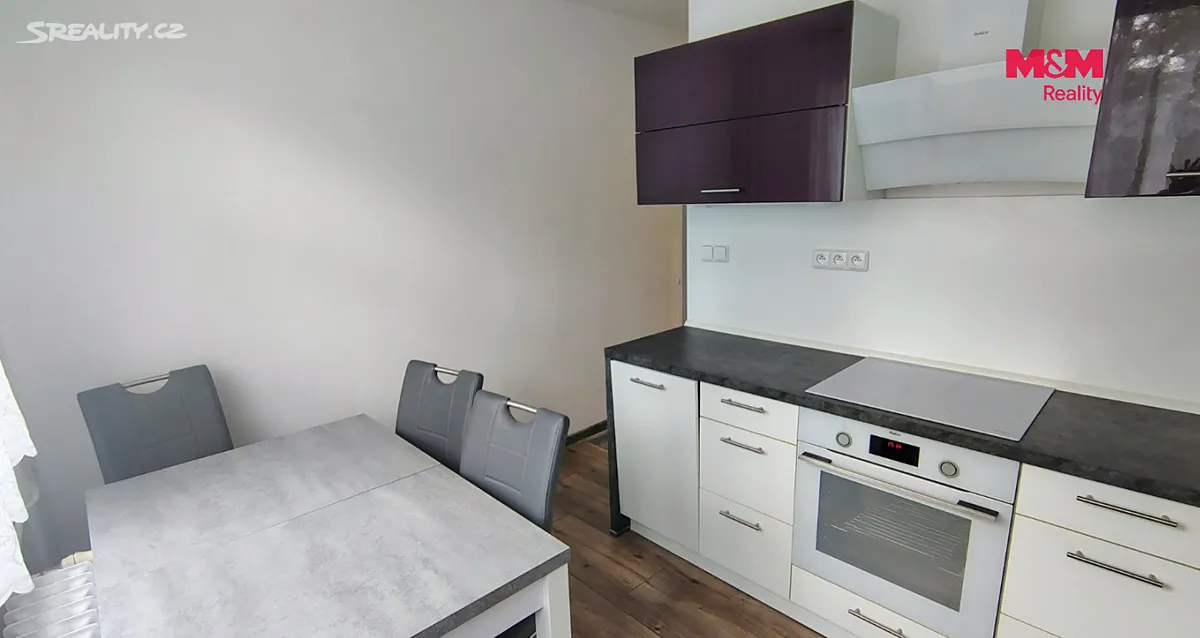 Pronájem bytu 2+1 57 m² – pohled 3