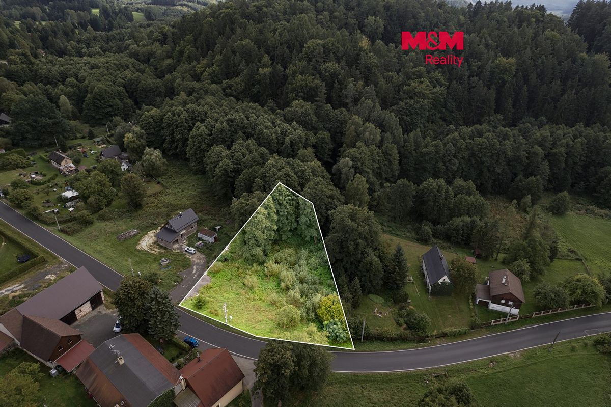 Prodej stavebního pozemku 2001 m²