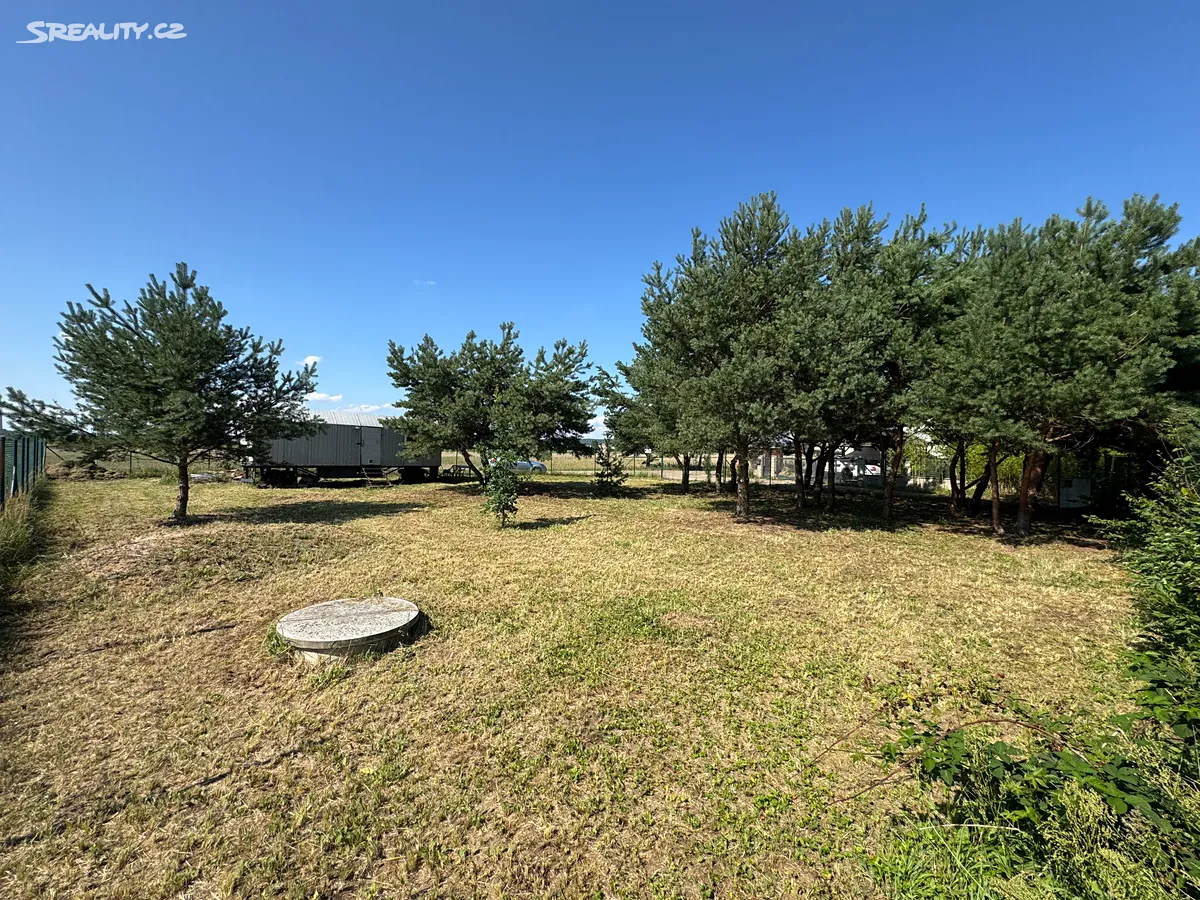 Prodej stavebního pozemku 808 m², Lhota