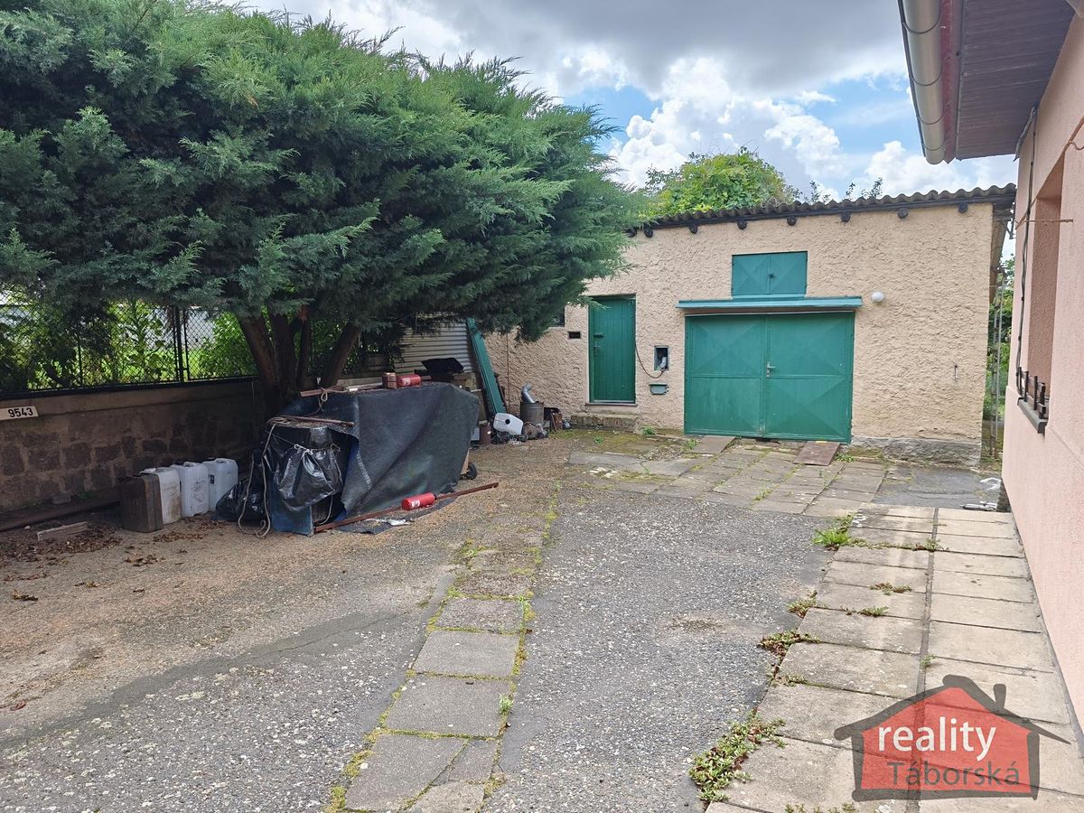 Prodej rodinného domu 100 m², pozemek 722 m² – fotografie 2