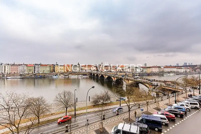 Pronájem bytu 3+kk 83 m², Praha – náhled fotky 2