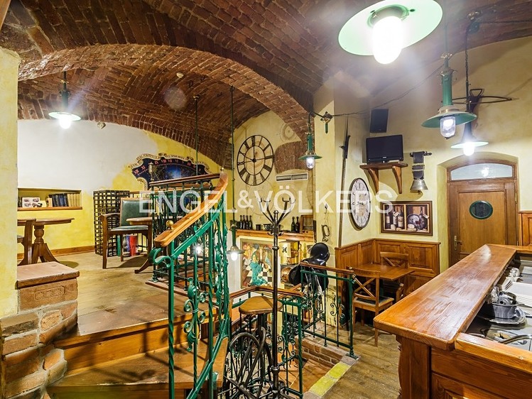 Pronájem komerčního prostoru, 53 m² (2 z 9)