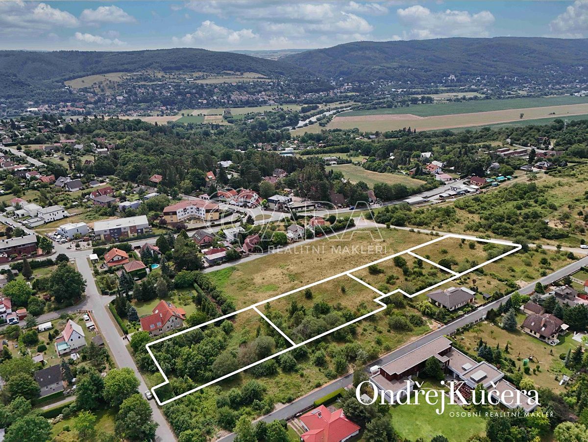 Prodej stavebního pozemku 1831 m² – fotografie 2