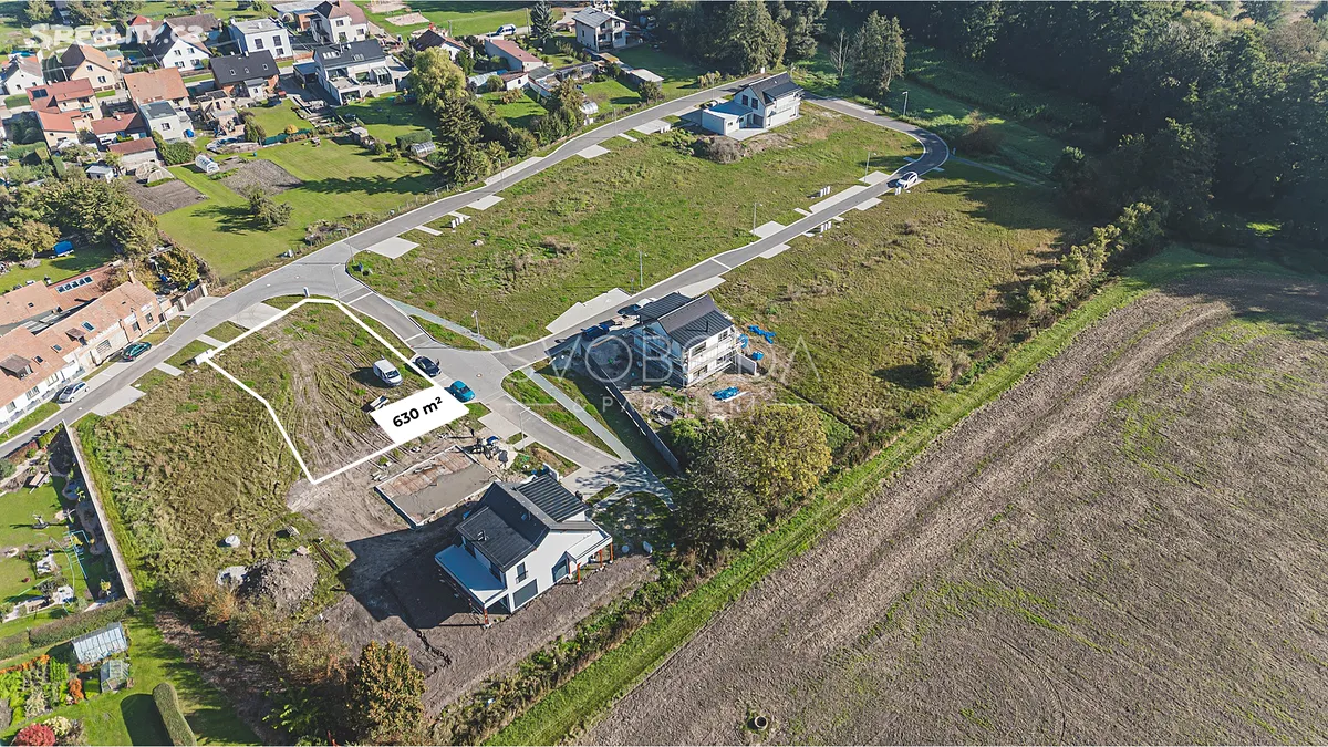 Prodej stavebního pozemku 630 m², Lochenice