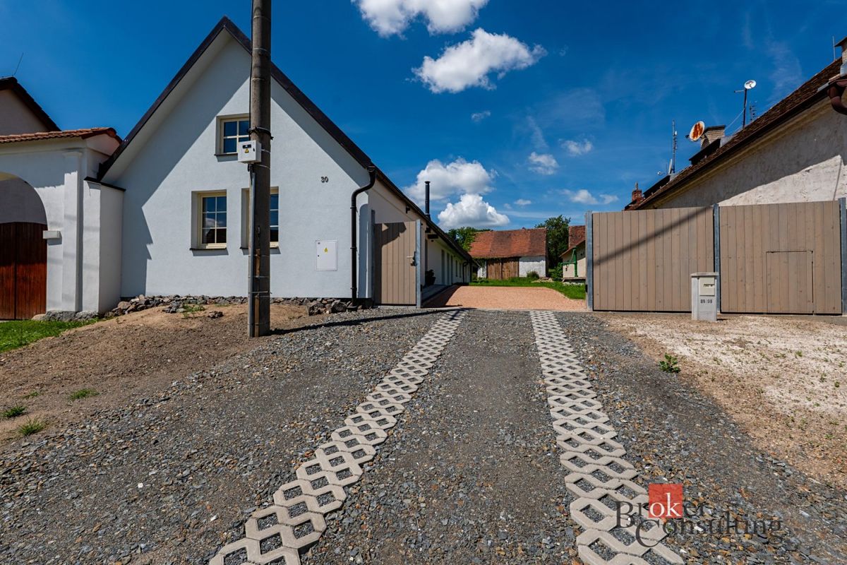 Prodej rodinného domu 99 m², pozemek 1376 m² – fotografie 2