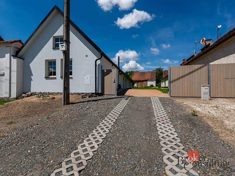 Prodej rodinného domu 99 m², pozemek 1376 m², Horní Lukavice – náhled fotky 2