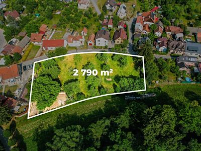 Prodej stavebního pozemku 2790 m²