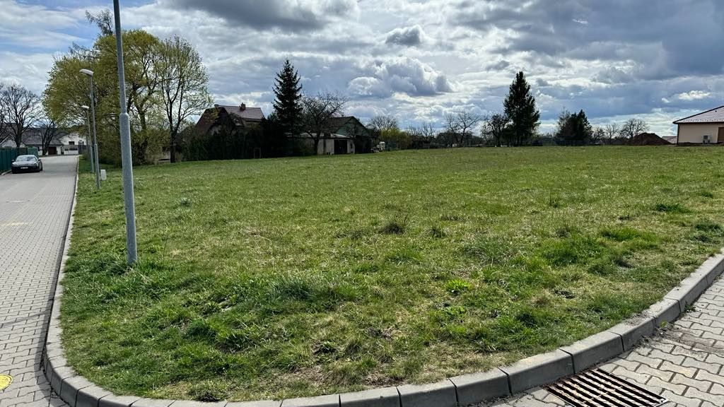 Prodej stavebního pozemku 610 m² – fotografie 3