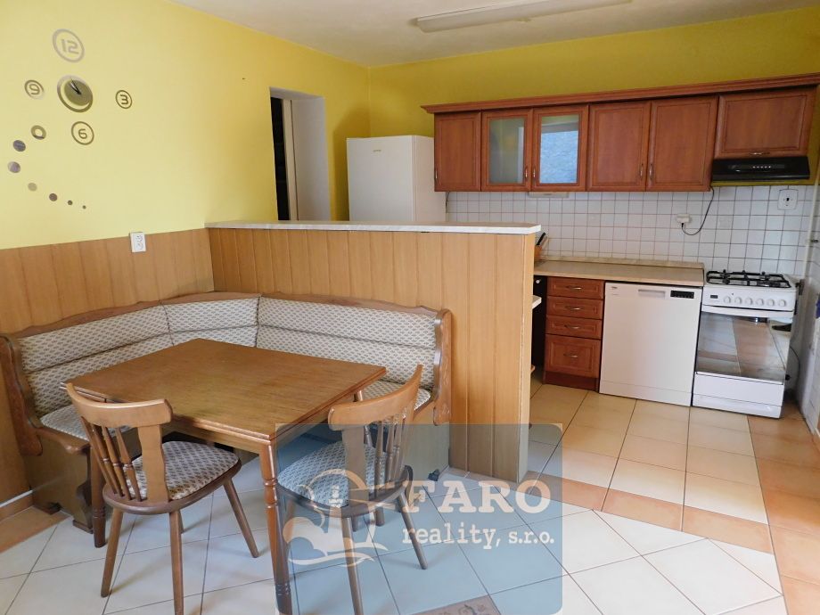 Prodej rodinného domu 90 m², pozemek 193 m² – fotografie 2