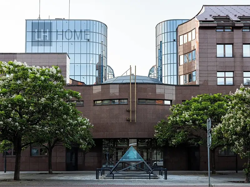 Prodej komerční nemovitosti 1000 m², Plzeň – náhled fotky 2