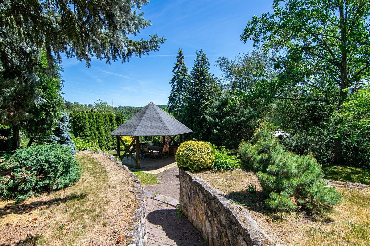 Prodej vily 560 m², pozemek 2497 m² – fotografie 3