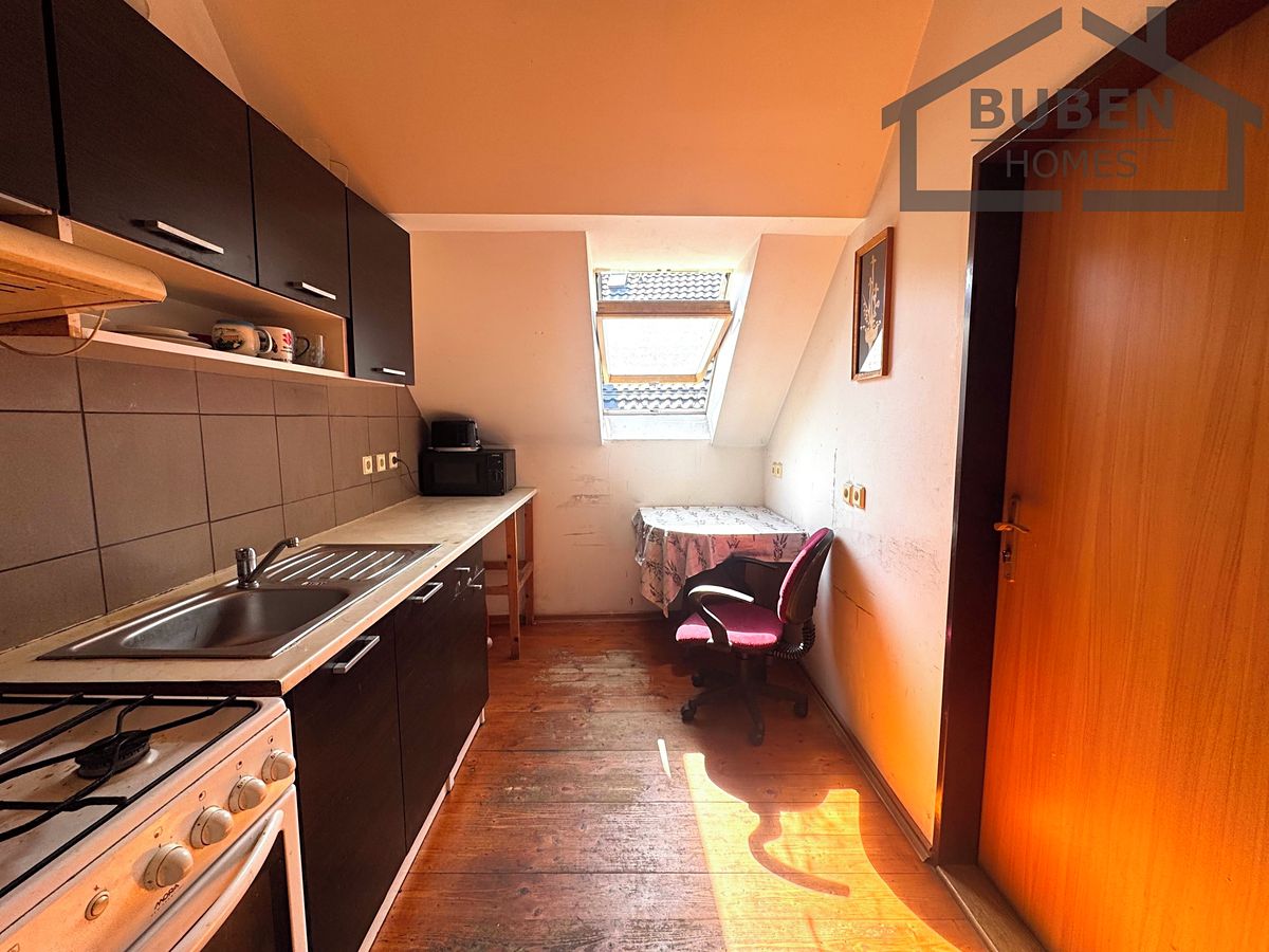 Prodej rodinného domu 350 m², pozemek 1392 m² – fotografie 2