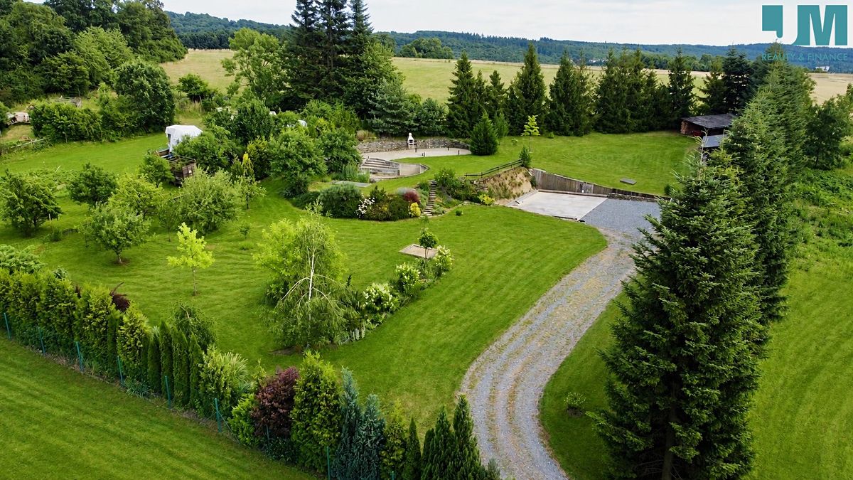 Prodej stavebního pozemku 3374 m²